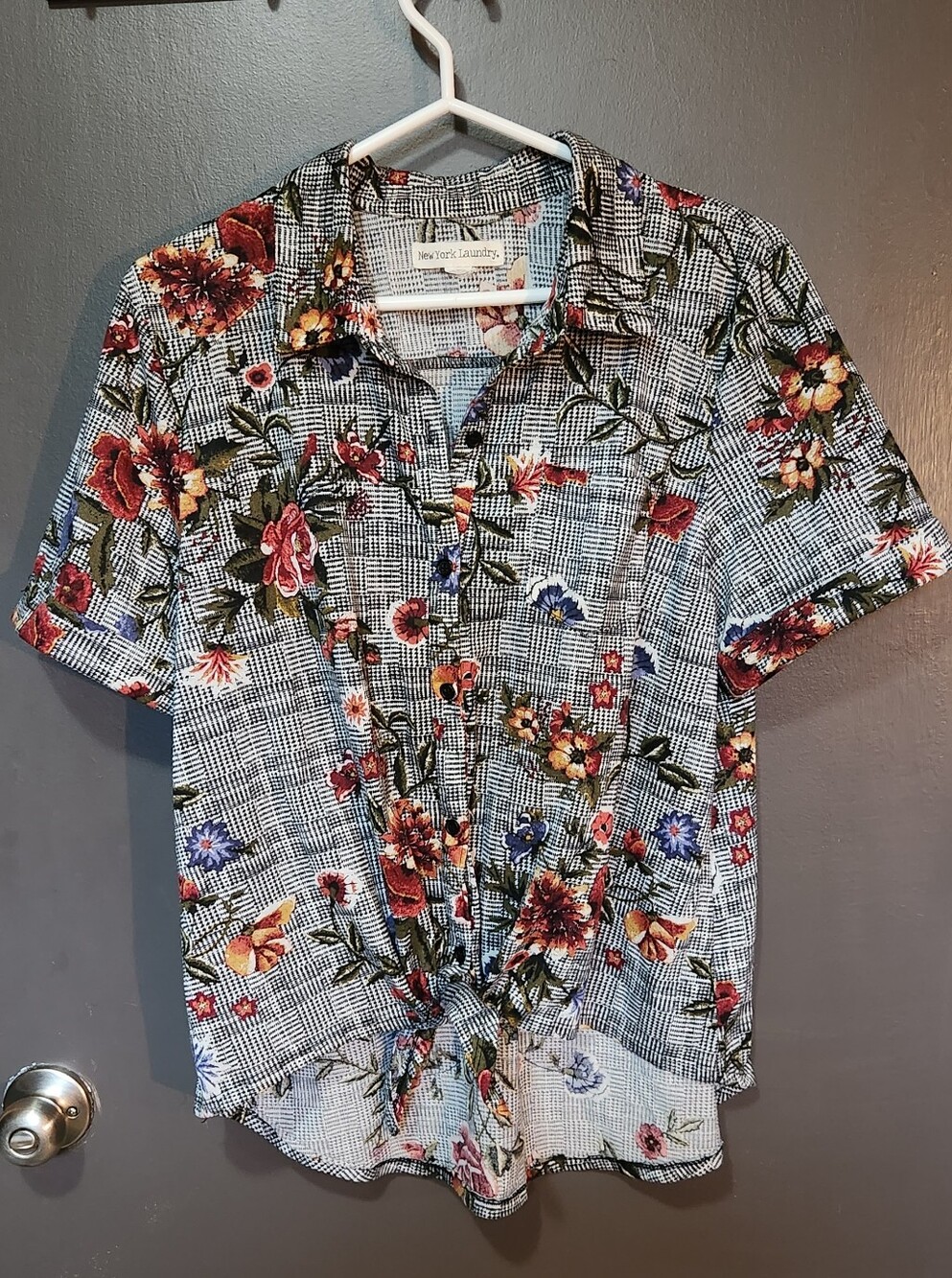New York Laundy Front-tie Blouse
